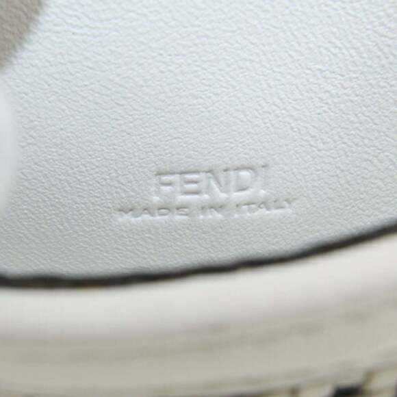 FENDI Black Leather Shoulder Bag - Picture 4 of 8